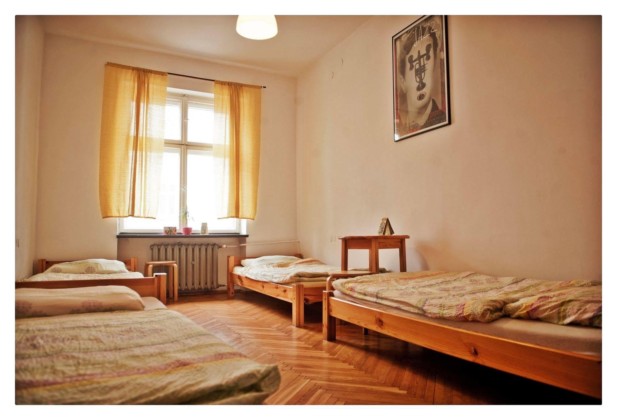 Hostel Bemma - Ozonowane Pokoje Wrocław Buitenkant foto